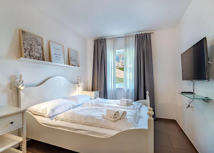 Simonhoehe Kaerntentraum-1 By Interhome *